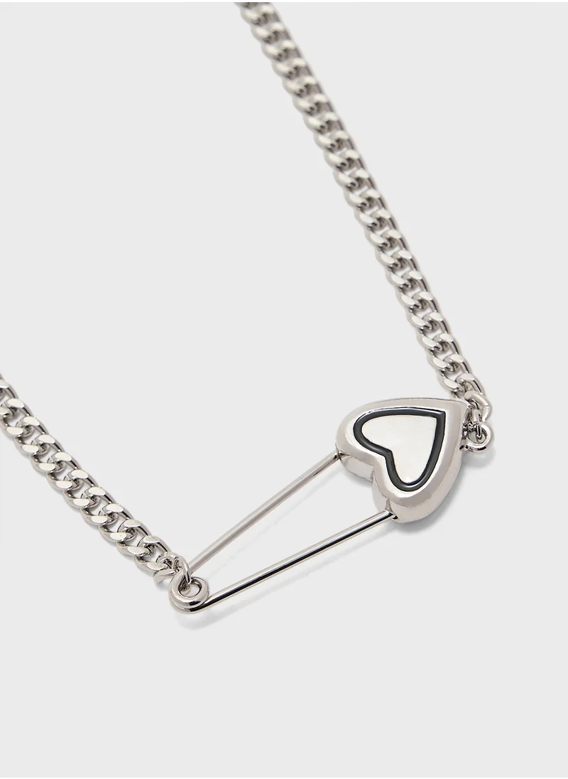جينجر Statement Heart Novelty Pin Chain Necklace