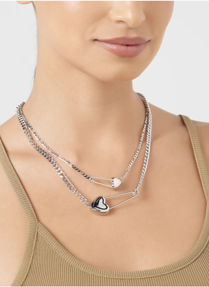جينجر Statement Heart Novelty Pin Chain Necklace