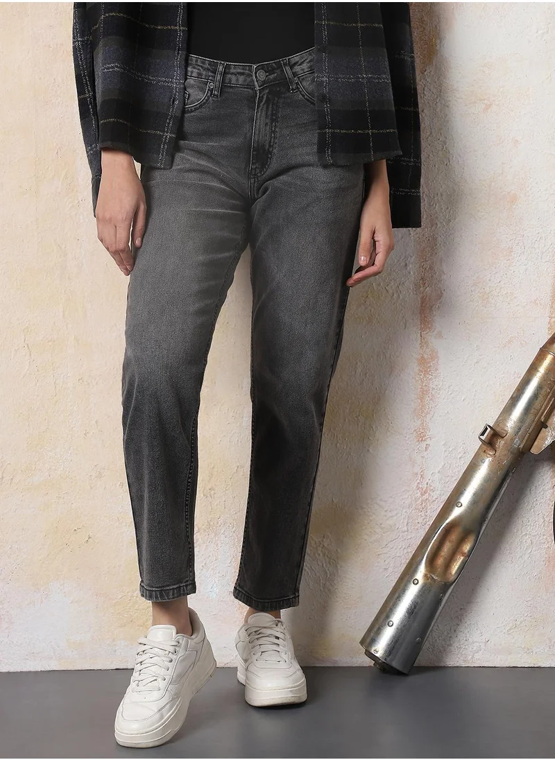 هاي ستار Stay effortlessly stylish with this comfortable Black Mom Jeans Washed design crafted from 98% cotton and 2% elastane with Button closure.