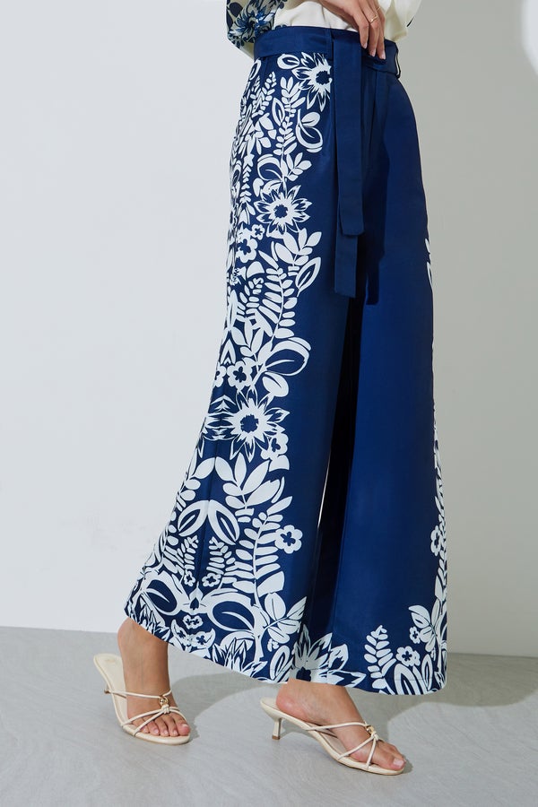 Styli Navy Blue Border Floral Print Wide Leg Pants - Image 3