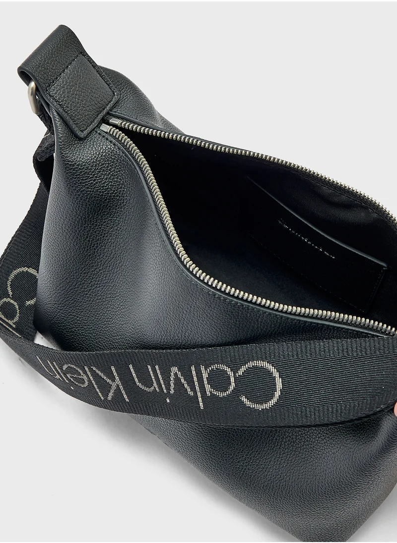 Calvin Klein Jeans Ultralight Deatial Crossbody