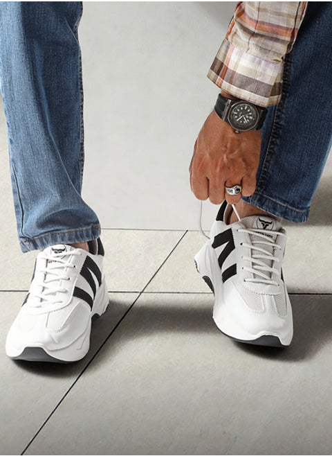 Q3 A classic neutral-design shoe built for comfort, made with mixed materials