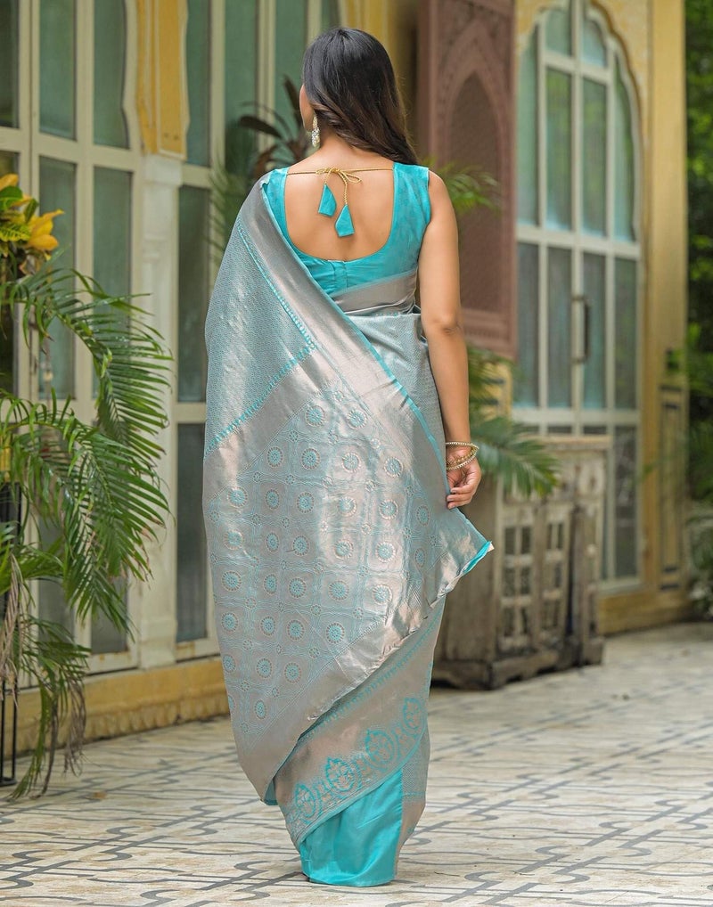 Shiv Textiles Women's Silk Blend Woven Kanjivaram Saree(SAT-655S-TURQUOISE) - Image 4