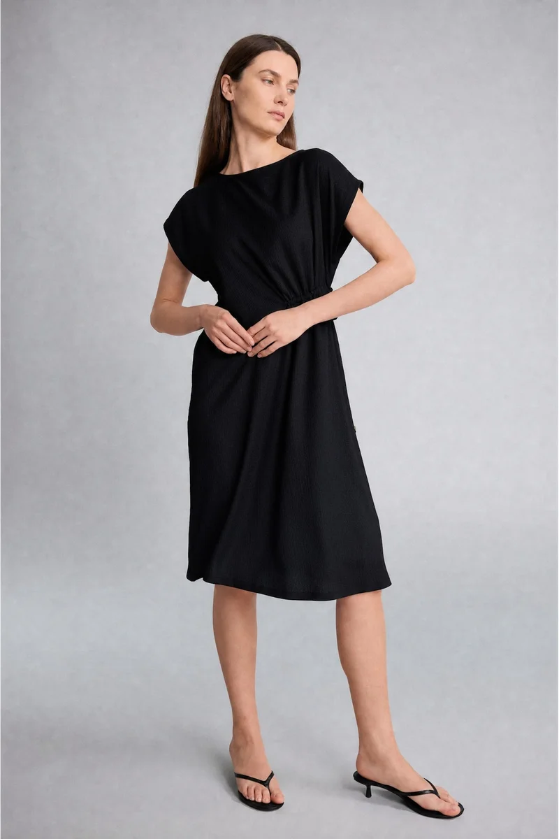 ديفاكتو Regular Fit Round Collar Dress