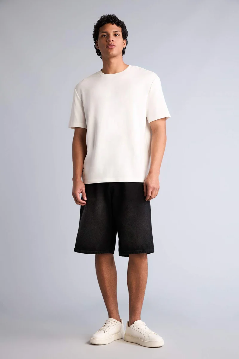 ديفاكتو Baggy Fit Bermuda Shorts