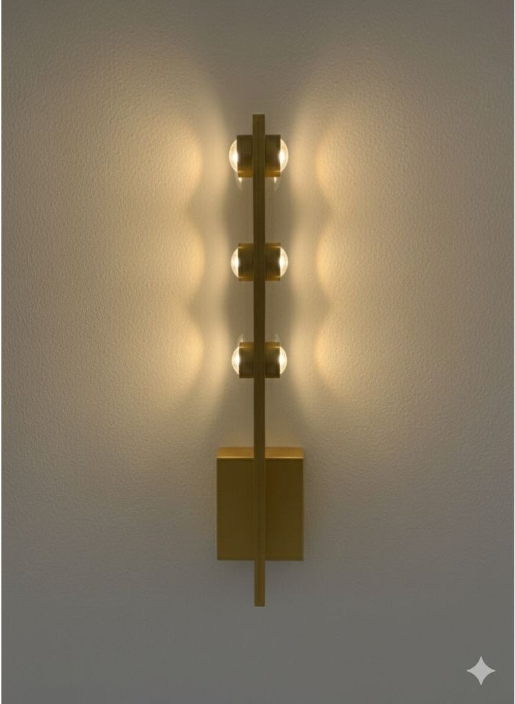 Modern vertical wall sconce with 3 spherical bulbs - Matte gold LED wall lamp for interior decoration