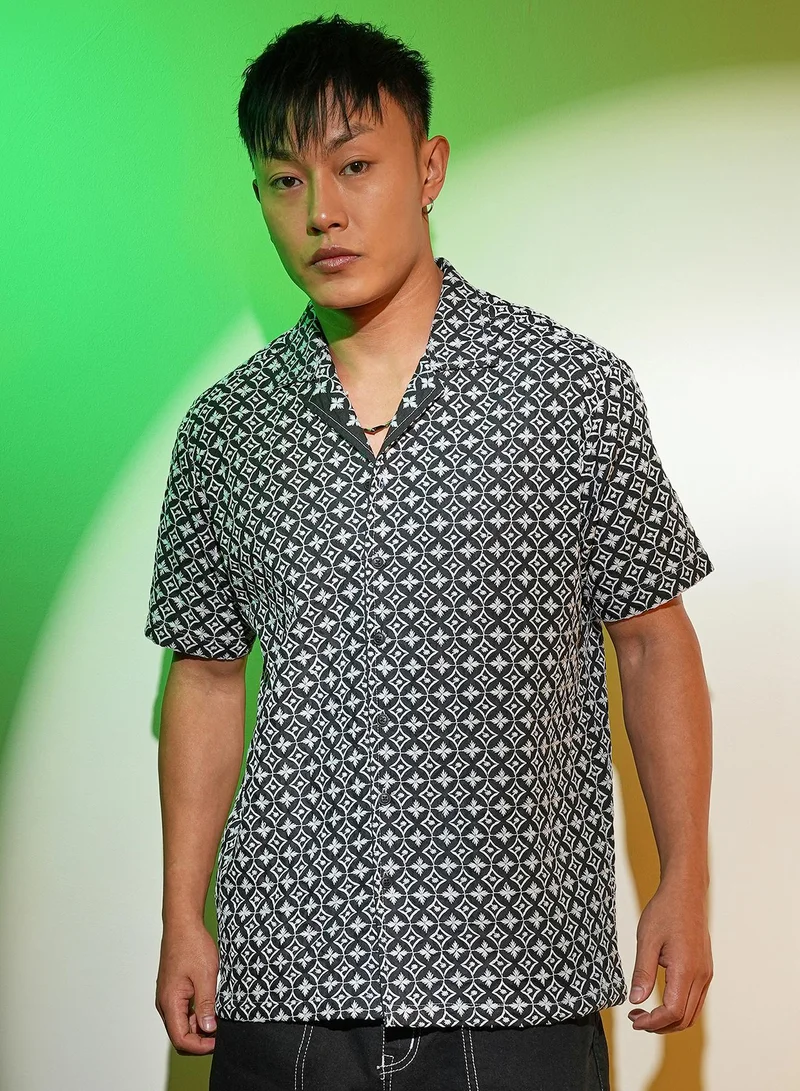 Campus Sutra Men's Midnight Black & Cream White Flora-Embroidered Shirt
