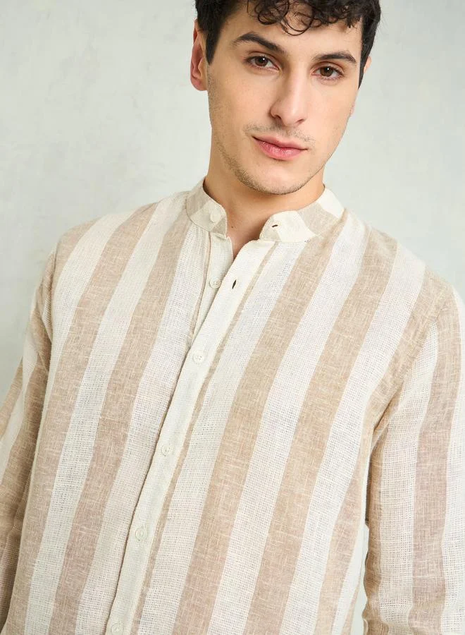 ساسافراس قميص رجالي مخطط بياقة ماندرين بقصة مريحة من ساسافراس