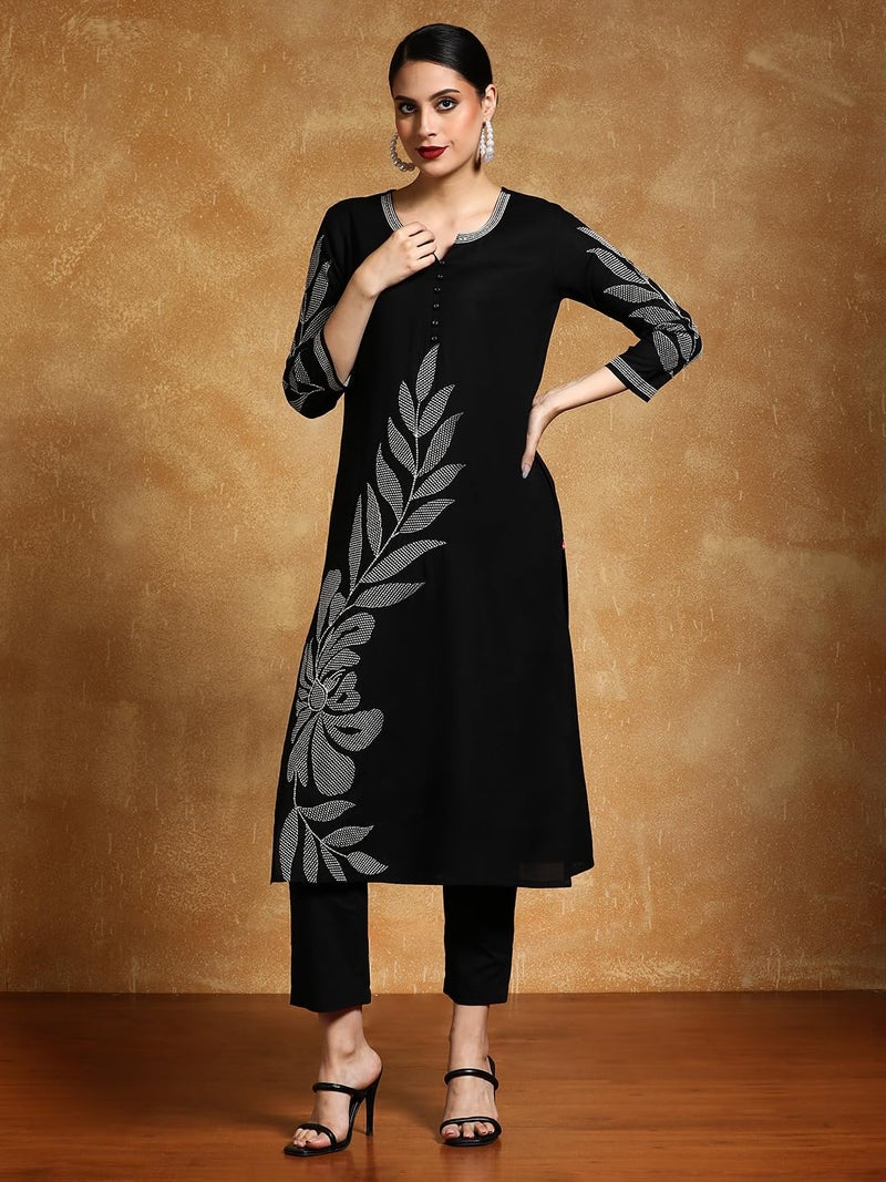Varanga Women Thread Embroidered Floral Motif Kurta Black - Image 2