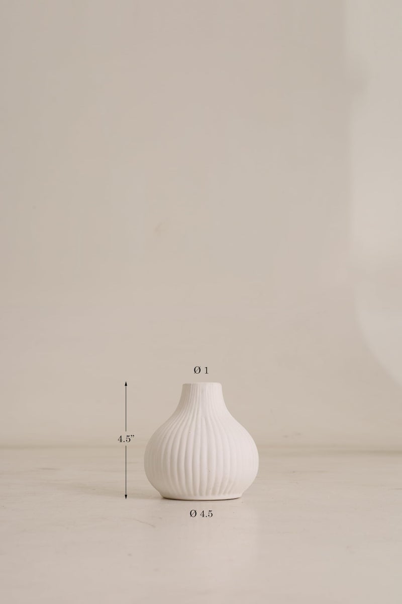 PUREZENTO Ribbed Textured White Ceramic Vase 4.5 Inch – Pack of 1 | Decorative Ceramic Vase for Home Decor, Living Room, Office | Vases for Dried Flowers & Pampas Grass - Image 3