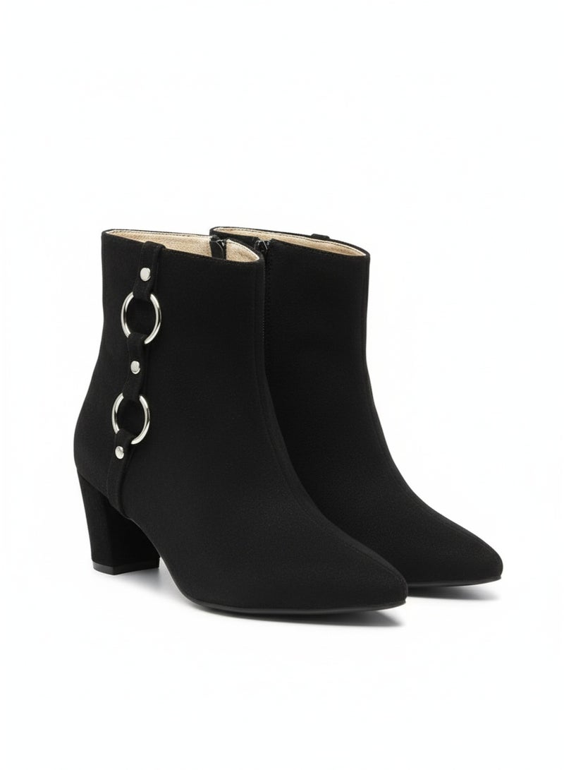 Vbranda Elegant ankle boots with metallic ring details - Image 3