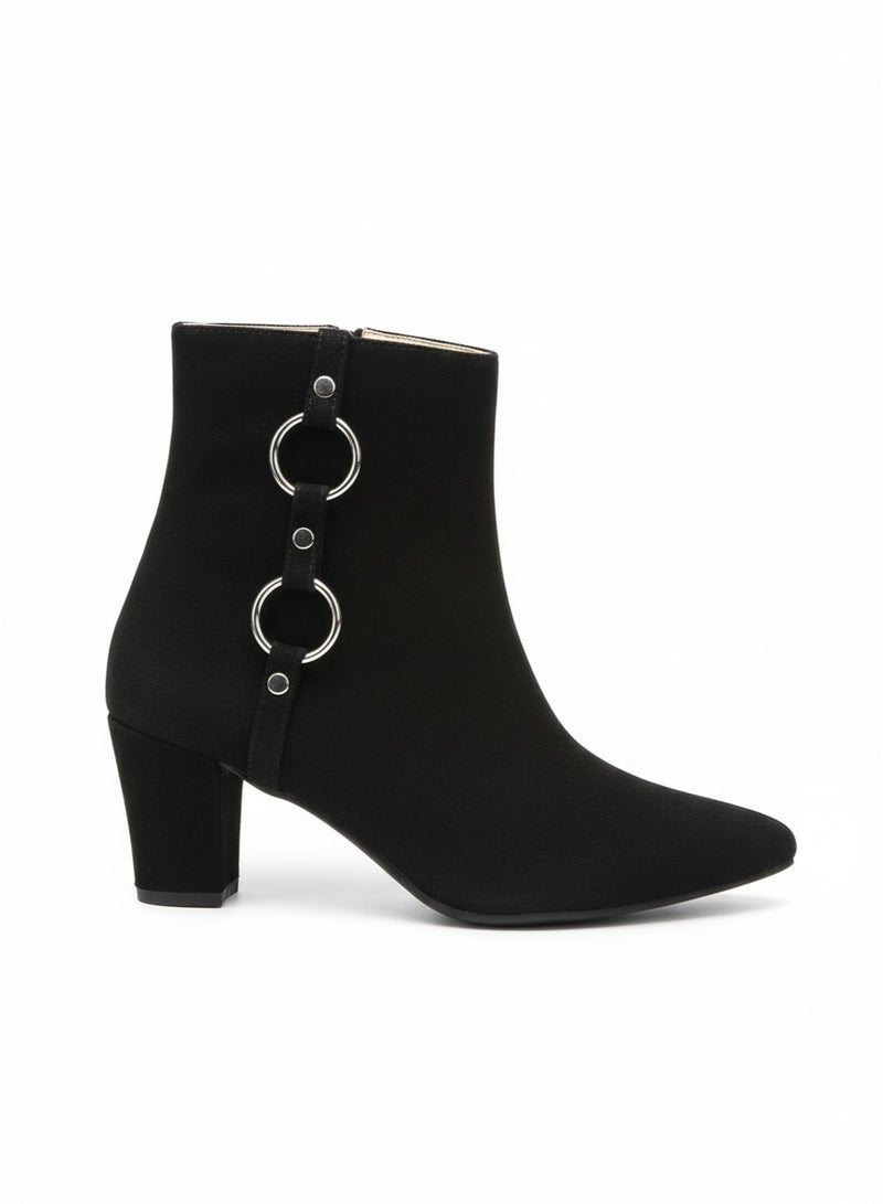 Vbranda Elegant ankle boots with metallic ring details - Image 4