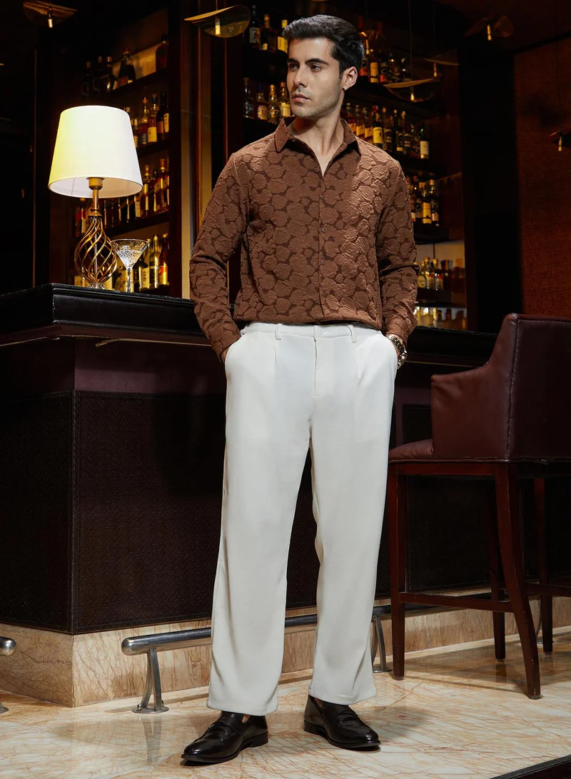 Campus Sutra Men's Cream White Waffle-Pleated Straight Trousers