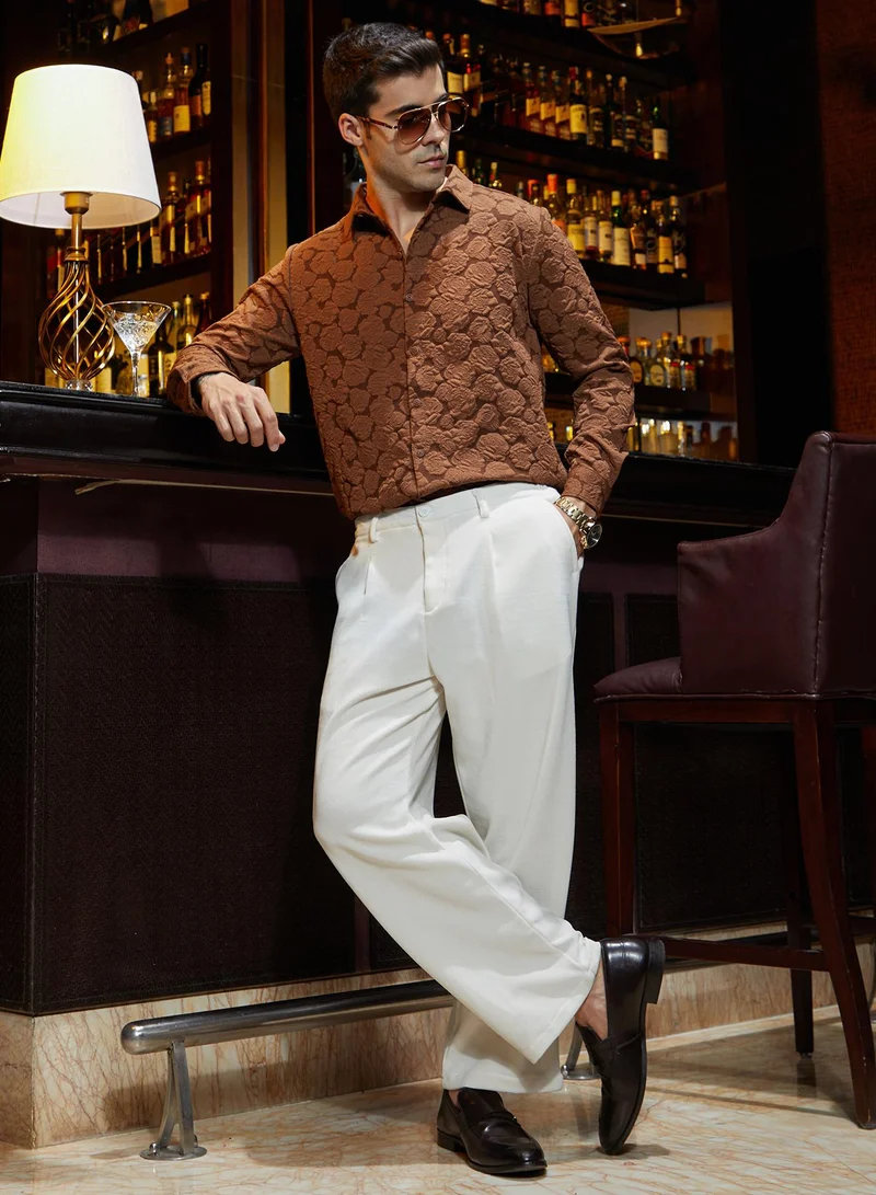 Campus Sutra Men's Cream White Waffle-Pleated Straight Trousers