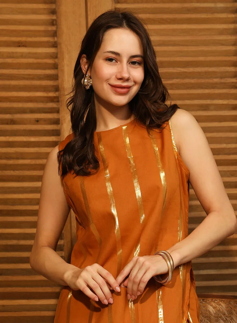  قصة Women's Marigold Orange Metallic Striped Kurta Set