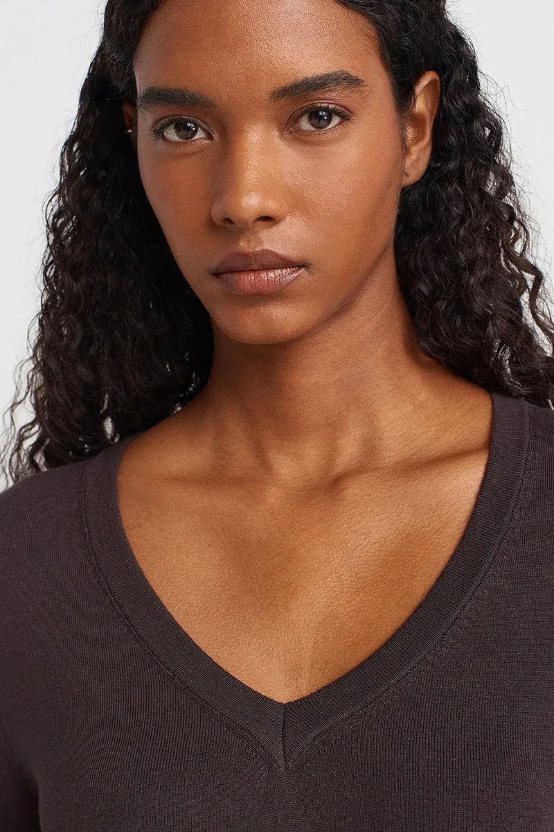 Dilvin Dark Mocha Brown DILVIN Women's V-Neck Knit Sweater With Side Slit for Women | Best Price UAE