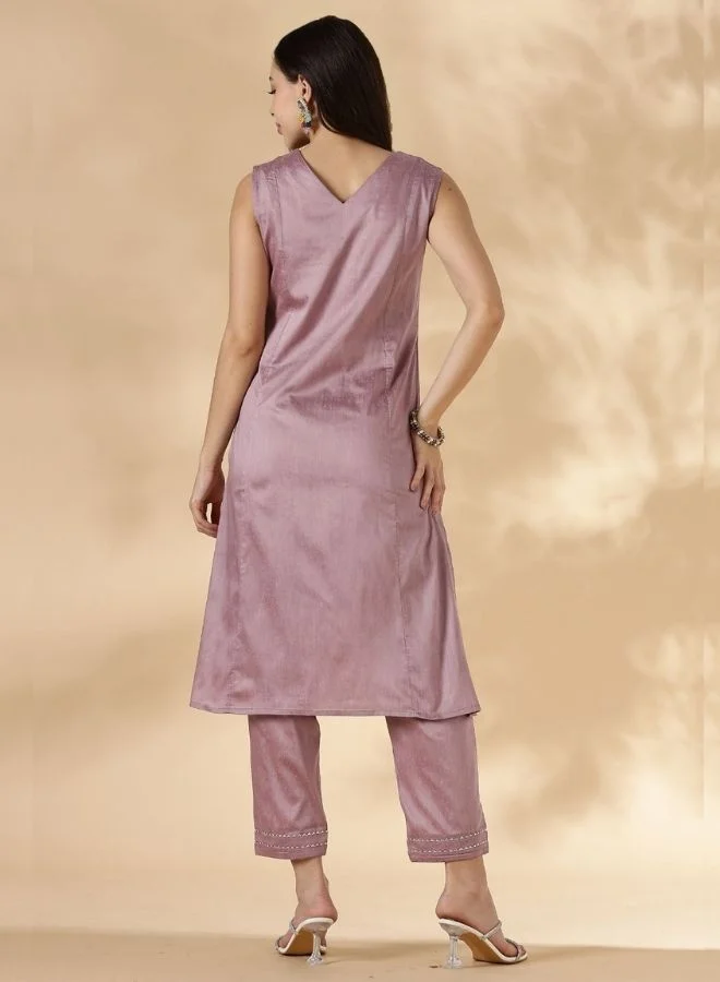 Abhishti V Neck solid kurta pant set with delicate lace detailings