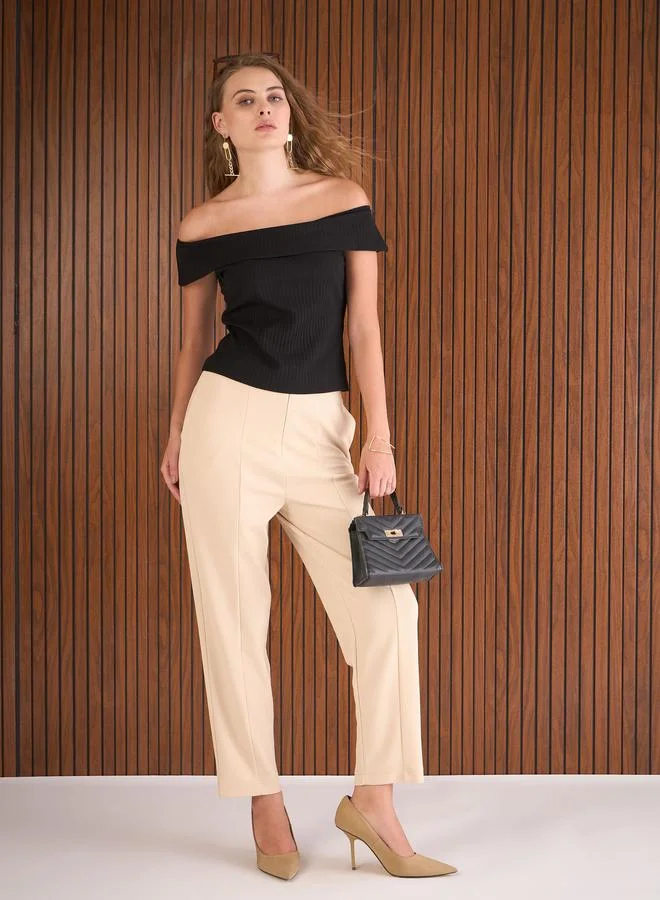 ساسافراس بلوزة مَضلعة بأكتاف مكشوفة