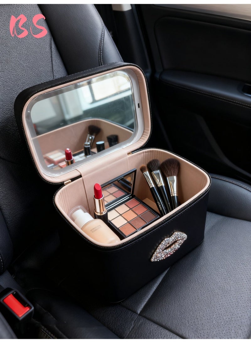 بي إس حقيبة مكياج مزودة بإضاءة LED ومرآة | إضاءة بثلاثة ألوان قابلة للتعديل | مادة PU مقاومة للماء | وظيفة توفير الطاقة | صندوق تخزين مستحضرات تجميل بسعة كبيرة | صندوق تخزين لأدوات وإكسسوارات المكياج النسائية | مناسبة للسفر والاستخدام المنزلي | حقيبة تخزين محمولة - Image 3