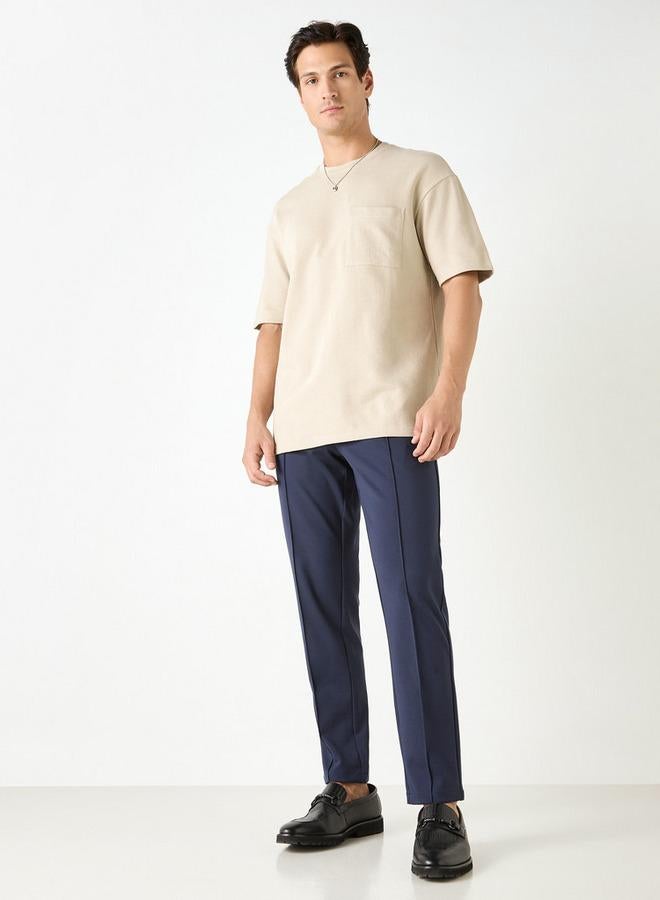 ايكونيك تيشيرت بارز الملمس بأكمام قصيرة وجيب على الصدر من أيكونيك - Image 2