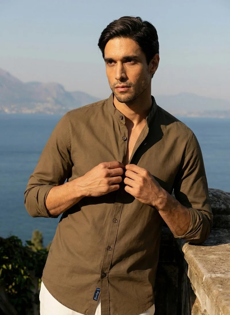 دينيس لينغو Men Coffee Cotton Solid Print Button Down Regular Fit Shirt