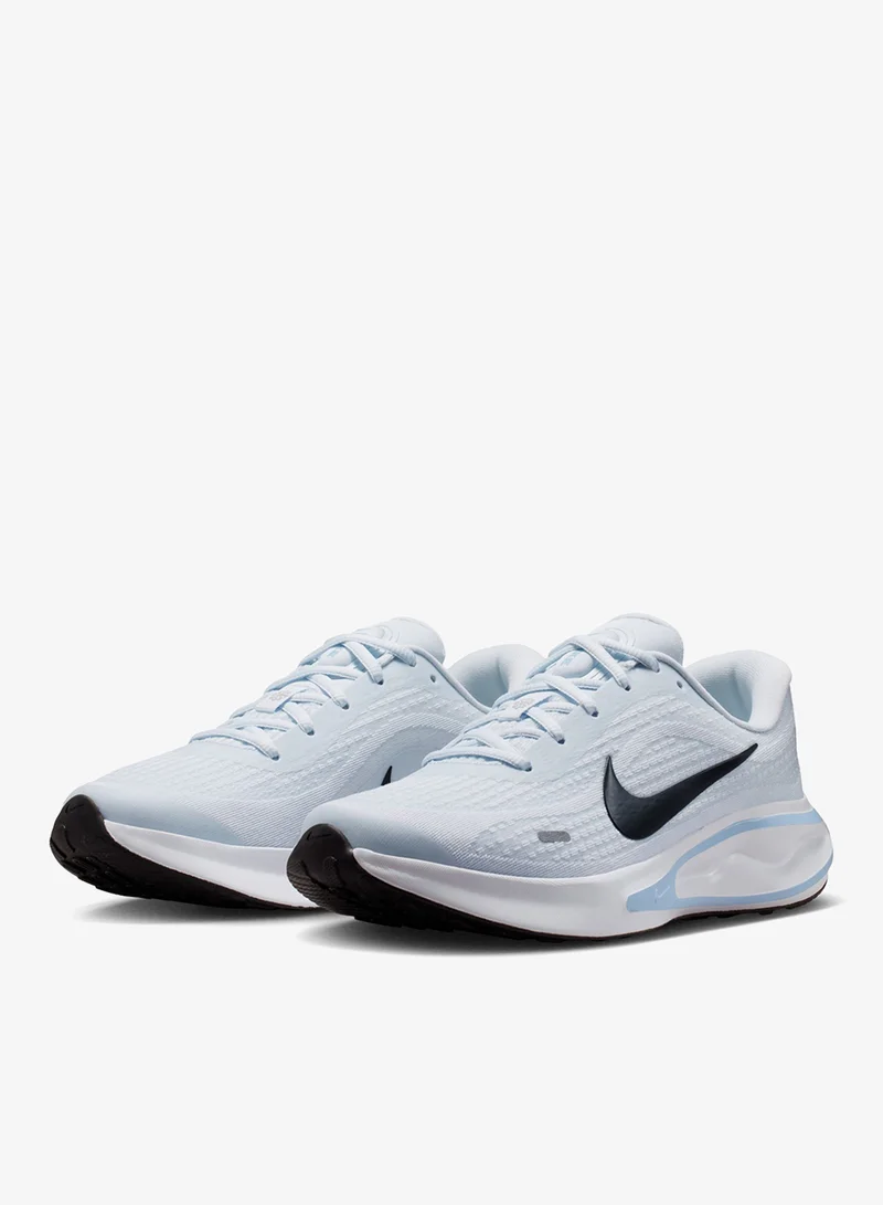 Nike FOOTBALL GREY/ANTHRACITE-WHITE-ALUMINUM-BLACK Journey Run for Women | Best Price UAE