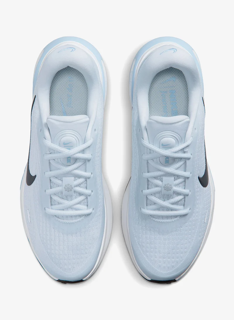 Nike FOOTBALL GREY/ANTHRACITE-WHITE-ALUMINUM-BLACK Journey Run for Women | Best Price UAE