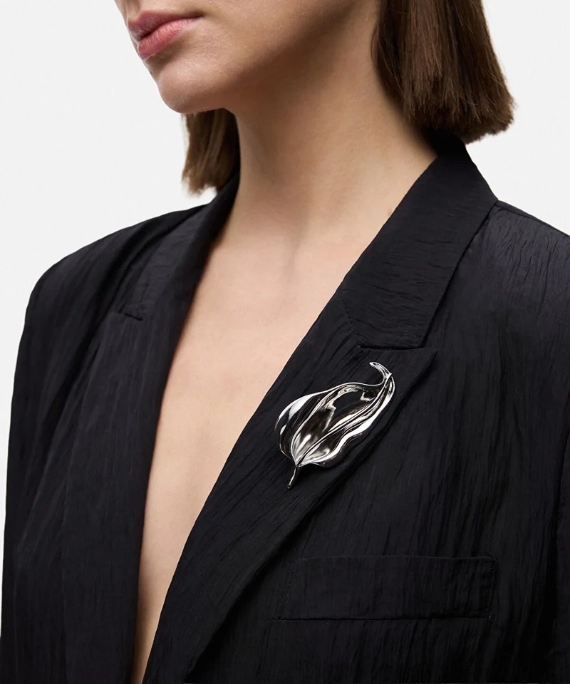 ابيكول Textured Leaf Brooch
