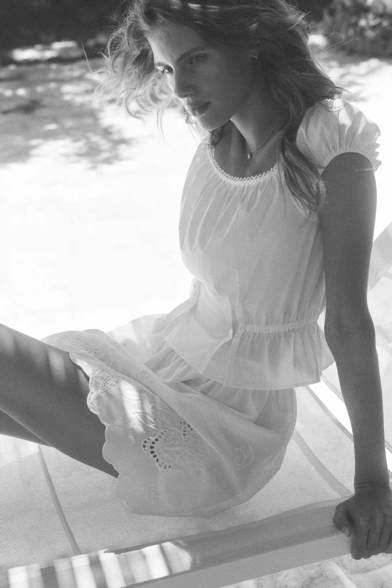 اتش اند ام بلوزة قصيرة