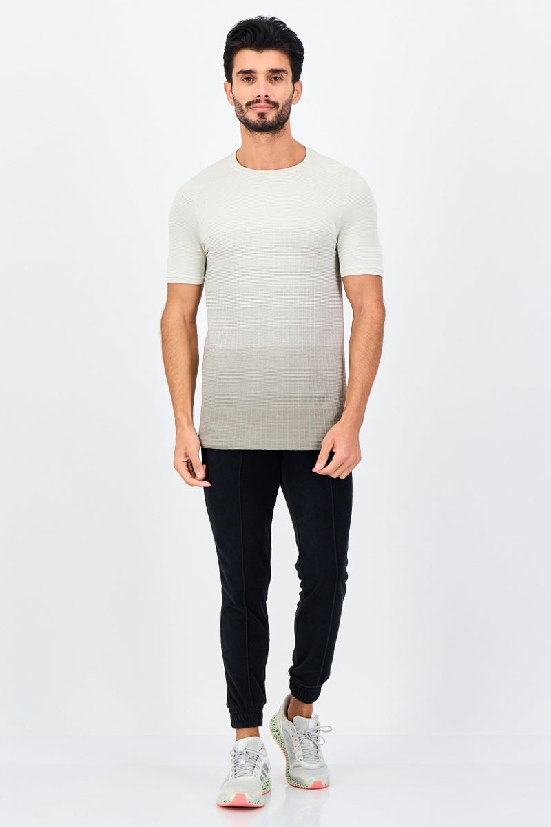 UNDER ARMOUR Men Fitted Short Sleeve Seamless Outdoor T-Shirt, Multicolor - Image 4