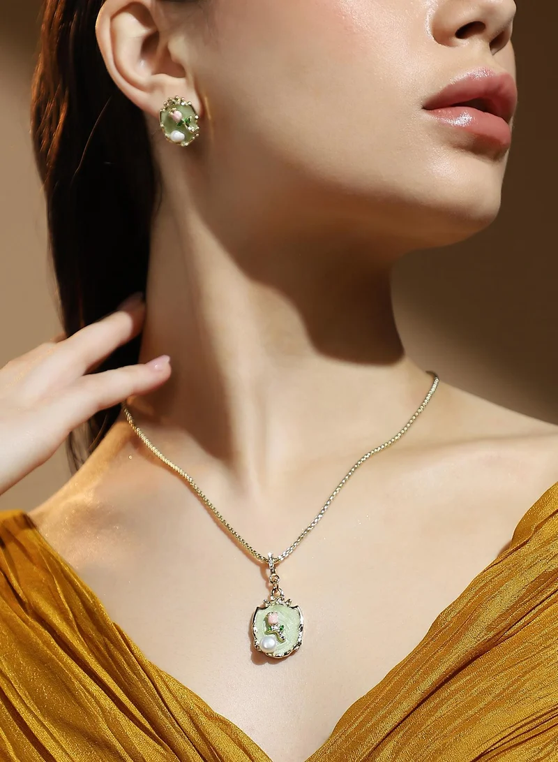 سوهي SOHI Women's The Portrait Jewellery Set For Casual Wear | Mint Green Colour | Alloy Material | Lobster Clasp Closure | Artificial Pearl Jewellery Set | Pendant Necklace & Stud Earrings For Women & Girls