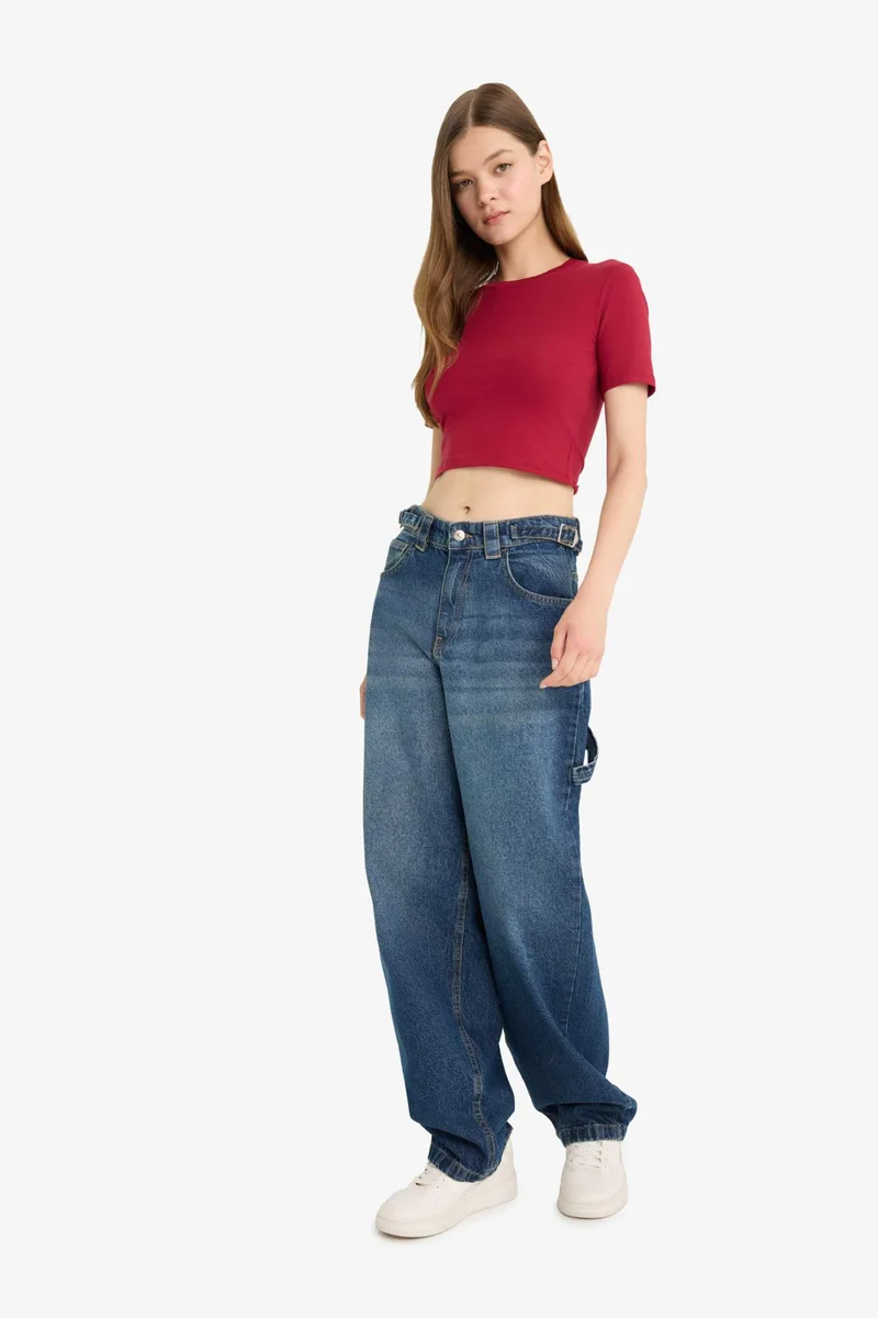 ديفاكتو Fitted Crop Basic Short Sleeve T-Shirt