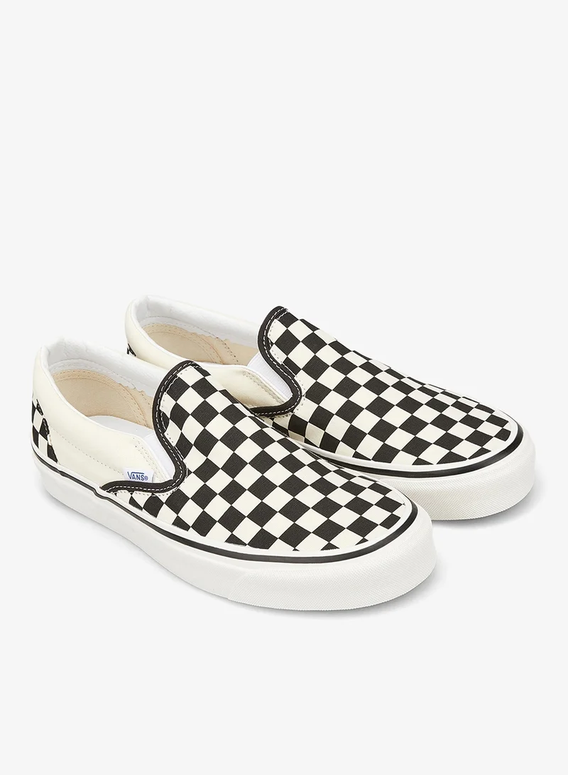 فانز سنيكرز كلاسيك سليب أون 98 دي إكس للجنسين