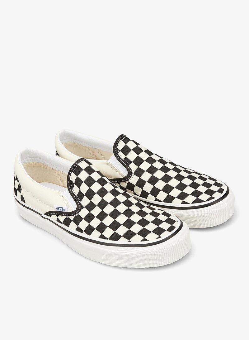 VANS Classic Slip-On 98 Dx Unisex Shoe - Image 2