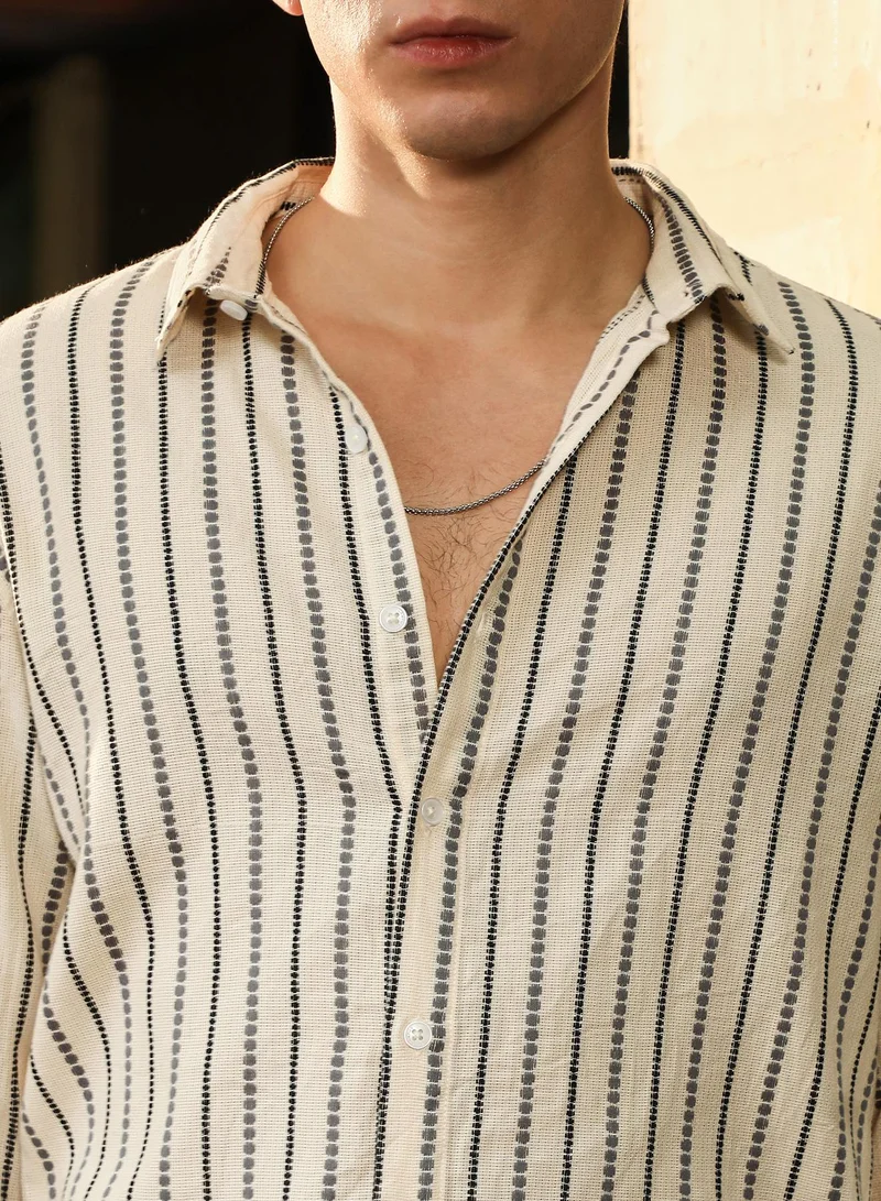كامبوس سوترا Campus Sutra Men's Off-White Dotted-Stripe Jacquard Shirt | Spread Collar , Long  Cuffed Sleeves , Button Closure | Stripes Dobby | Cotton Shirt For Casual Wear