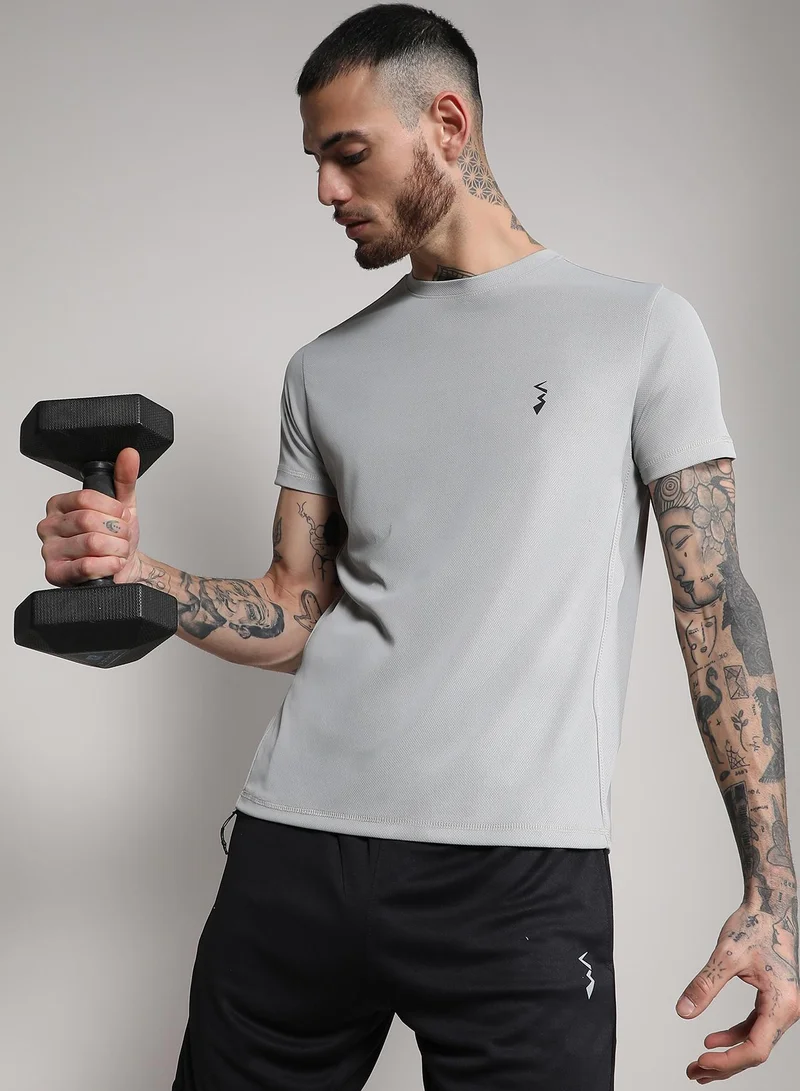 Campus Sutra Campus Sutra Men's Solid White Dri-Fit Short Sleeve Regular Fit Activewear T-Shirt For Casual Wear | Modern Clothing T-Shirt Crafted With Comfort Fit And High-Performance For Everyday Wear