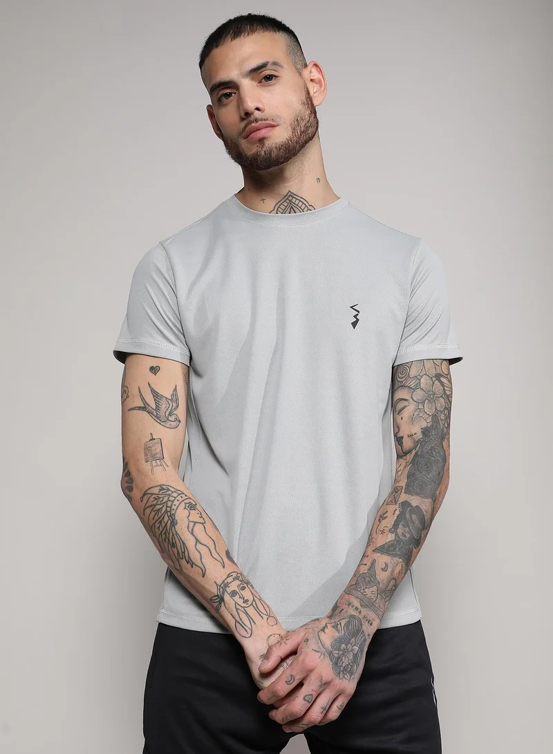 Campus Sutra Campus Sutra Men's Solid White Dri-Fit Short Sleeve Regular Fit Activewear T-Shirt For Casual Wear | Modern Clothing T-Shirt Crafted With Comfort Fit And High-Performance For Everyday Wear