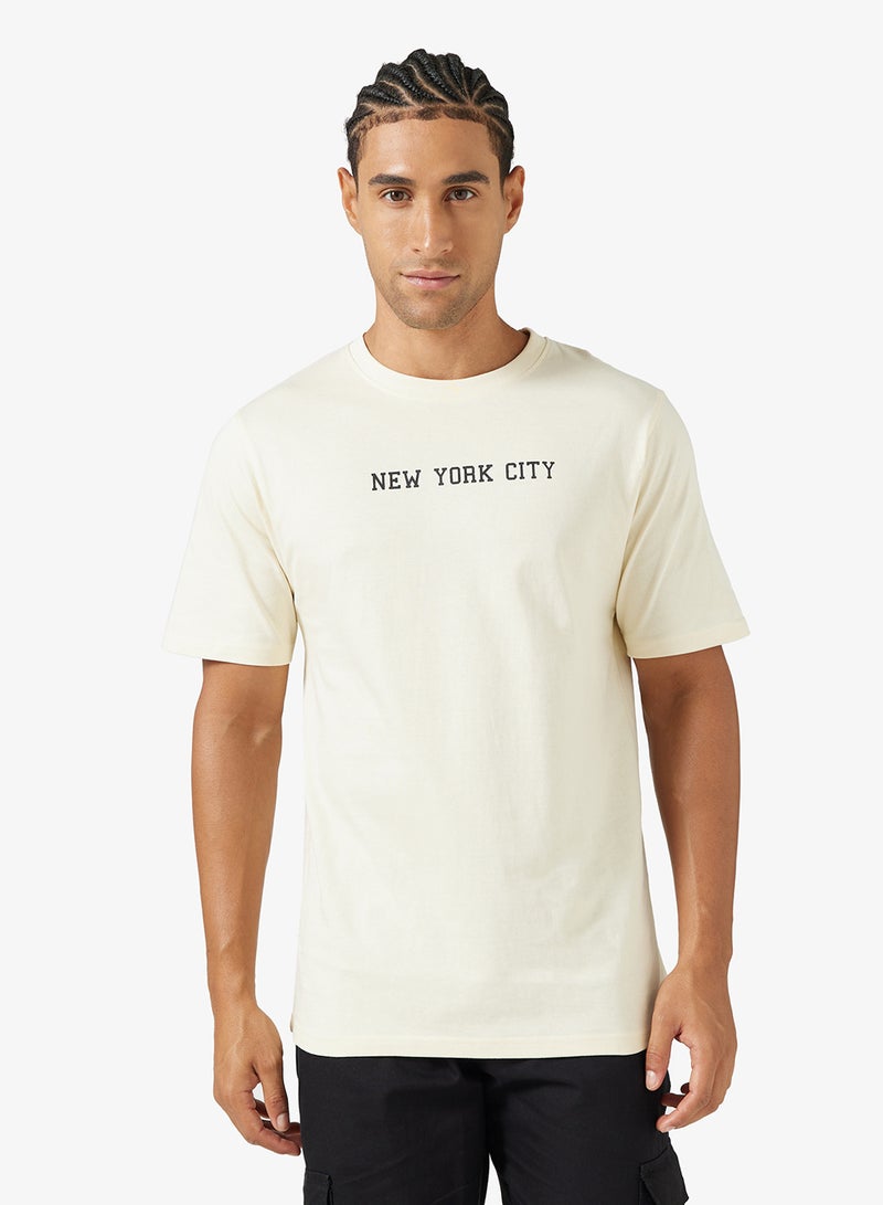 سفنتي فايف تيشيرت بطبعة جرافيك بقصة عادية - Image 2