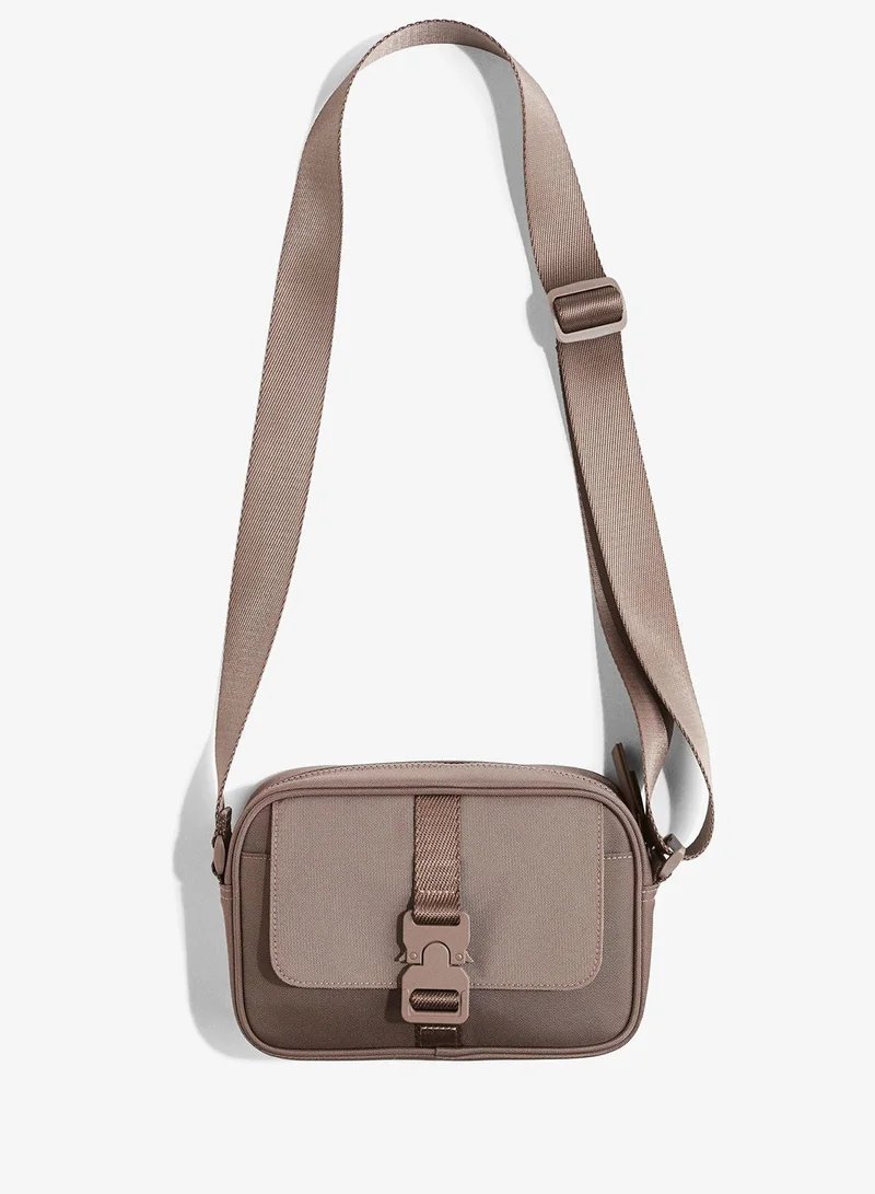 اتش اند ام حقيبة كروس بودي