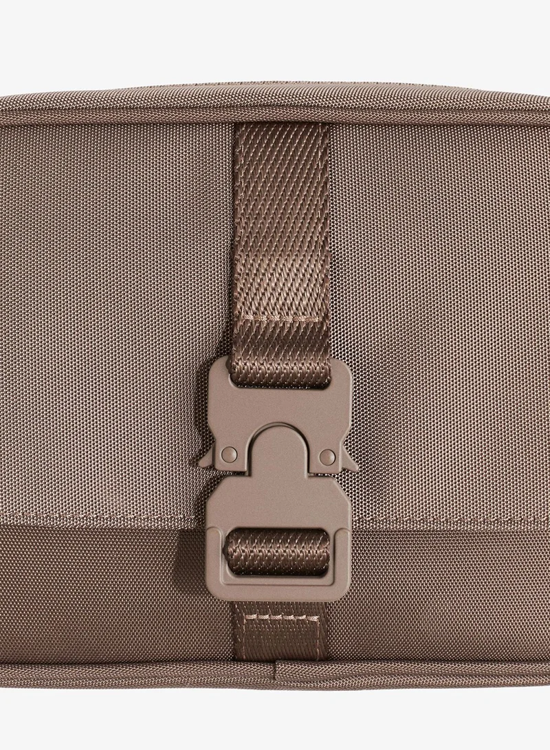 اتش اند ام حقيبة كروس بودي