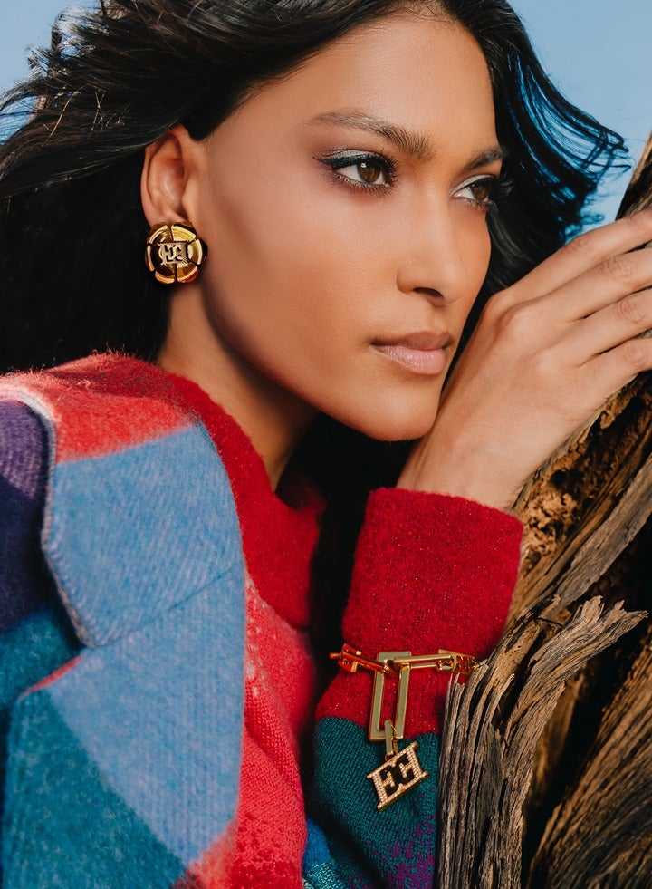 ESCADA Ava Small Flower Logo Earrings for Women - Image 5