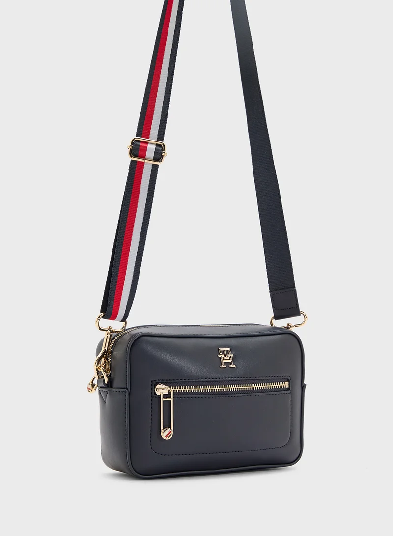 TOMMY HILFIGER Narrow Strap Camera Bag