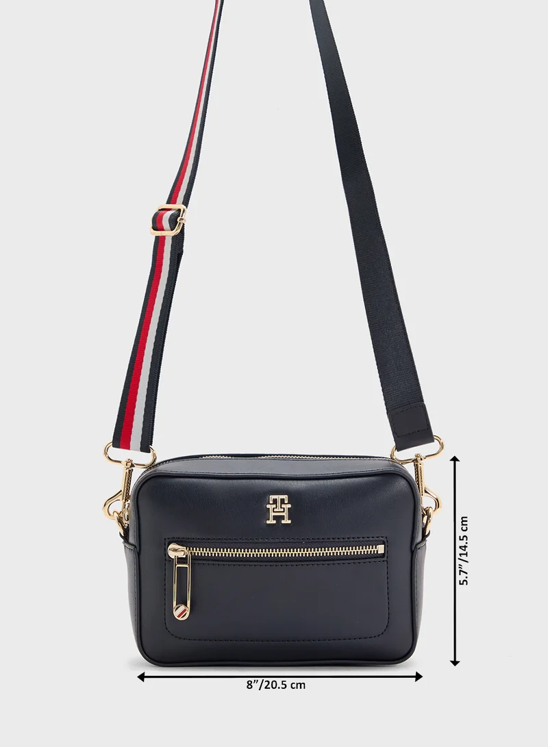 TOMMY HILFIGER Narrow Strap Camera Bag