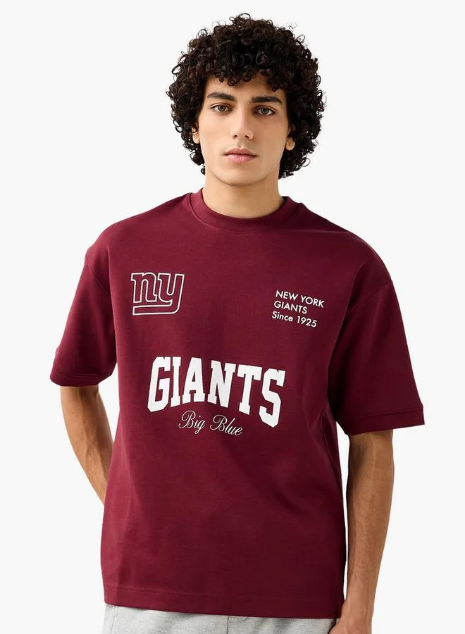 SP Characters Men Relaxed Fit Crew Neck Short Sleeves New York Giant Print T-shirt