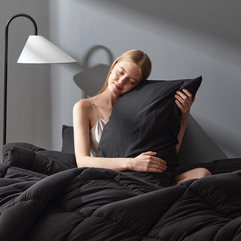 DOWNCOOL Queen Comforter Set -All Season Queen Bed Set with 2 Pillow Cases-3 Pieces Bedding Sets Queen -Down Alternative Black Queen Size Comforter Sets(88"x92") - Image 3