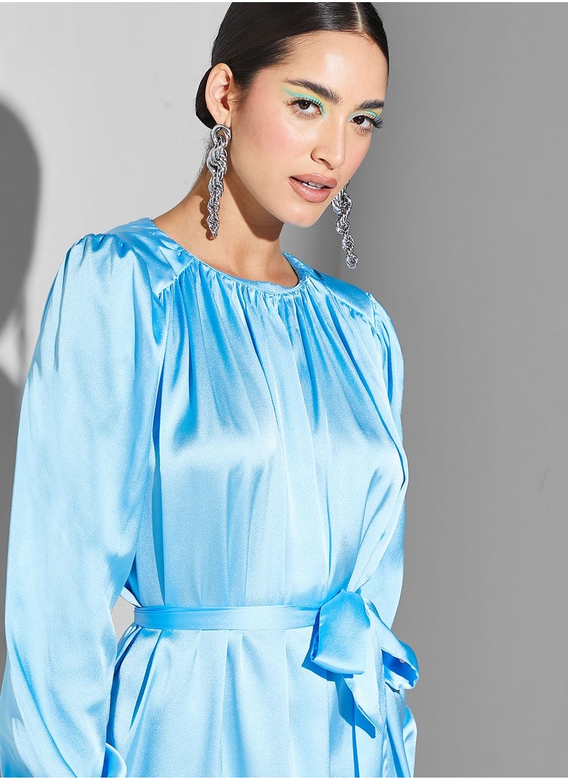 Namshi x Modanisa Plisse Belted Dress  - Image 3