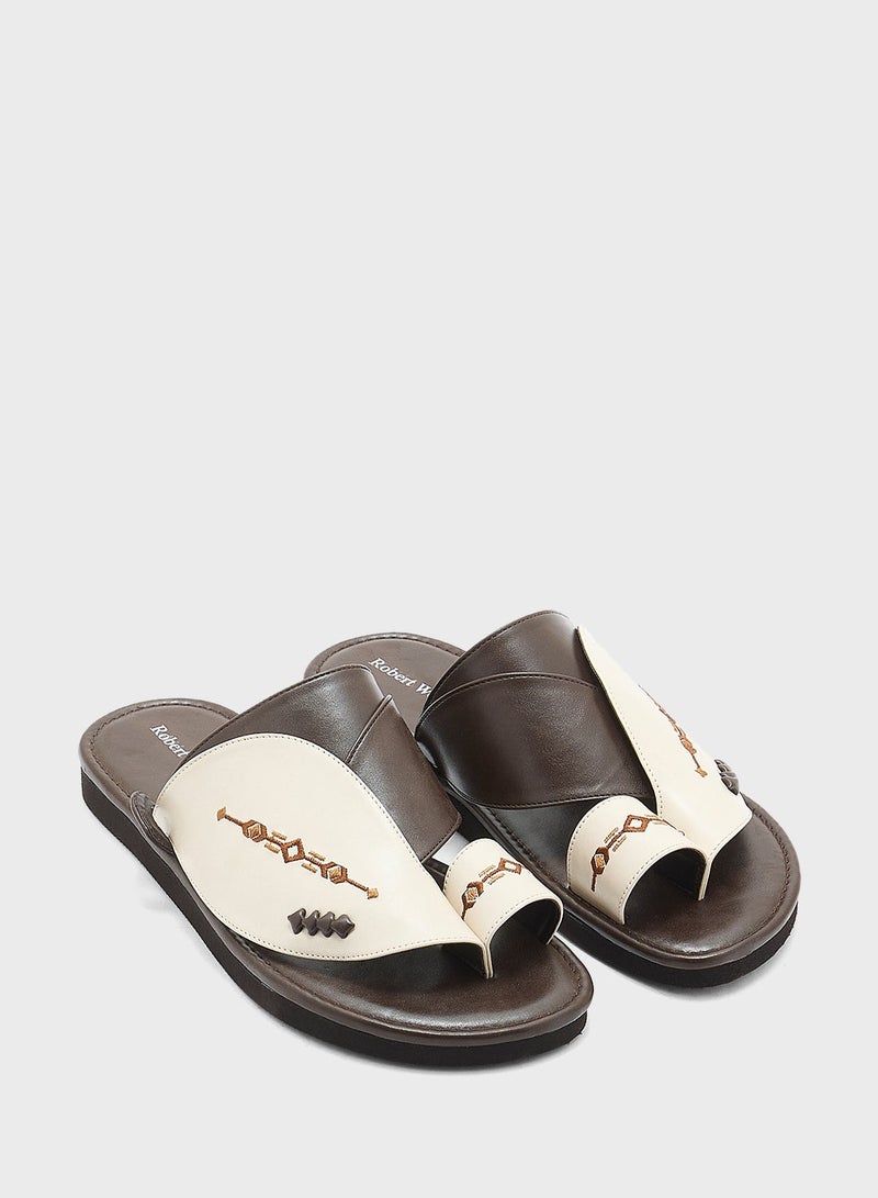 روبرت وود صنادل عربية تقليدية مطرزة - Image 2