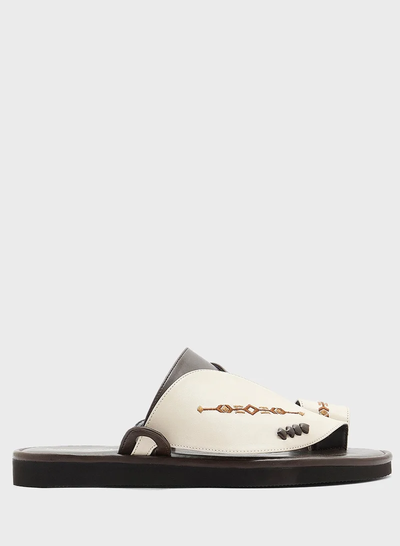 Embroidered Traditional Arabic Sandals