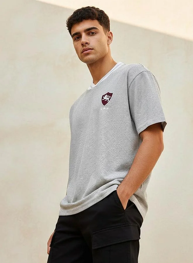 Splash FAV Men Regular Fit V-neck Short Sleeves Textured T-shirt