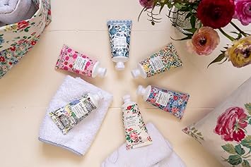 Cath Kidston كريم يد كاث كيدستون 50 مل زبدة الشيا ليدين ناعمتين ورطبتين برائحة زهر التفاح وزهر البيلسان حجم جيب وسفر هدية تجميل لها خالية من القسوة هارموني ديتسي - Image 5